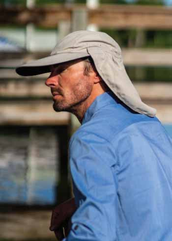 Men is large bill cap with neckcape. Neck flaps offer extra sun protection for neck, ears and shoulder.
